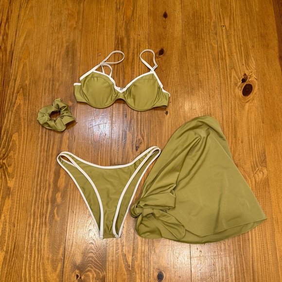 Jimmi Swim Bikini, Skirt, and Scrunchie Set Saint Tropez - Green Size Medium - Picture 4 of 4